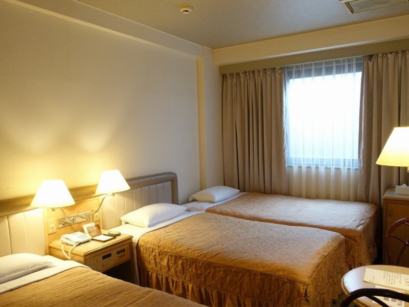 Urayasu Beaufort Hotel Екстер'єр фото
